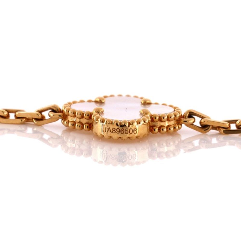 Van Cleef & Arpels Vintage Alhambra 20 Motifs Necklace 18K Yellow Gold and Mothe - Picture 4 of 4